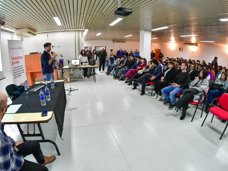 Se present&oacute; el programa "Impulso Joven"