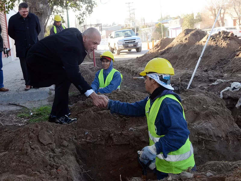 Hace diez años, Buzzi inauguró obras en Gaiman