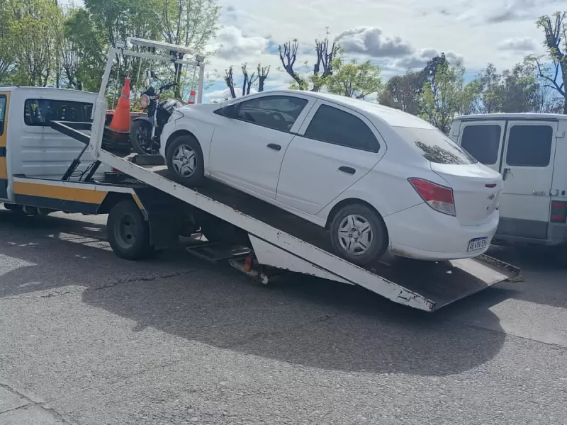 Sacan de circulación a un UBER trucho en Trelew