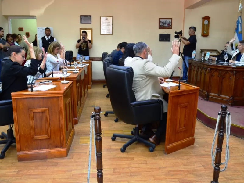 Ediles aprobaron el nuevo esquema de uso a&eacute;reo de servicios p&uacute;blicos