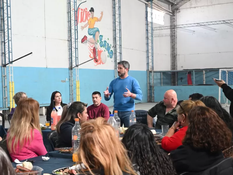 Merino: "La tarea vecinal es esencial en el desarrollo de la ciudad"