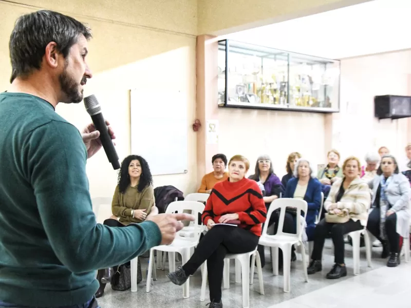 Merino celebró el aniversario de la AJURPE