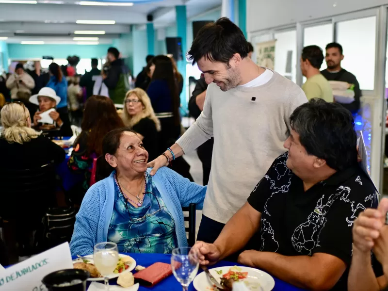 Torres se reunió con más de 300 jubilados