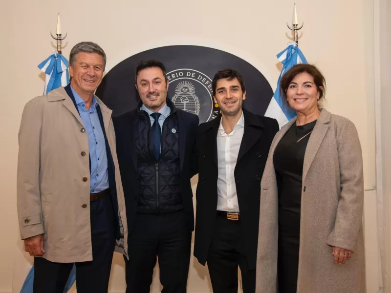 Torres acordó con Petri la apertura de la Guardia del Hospital Militar