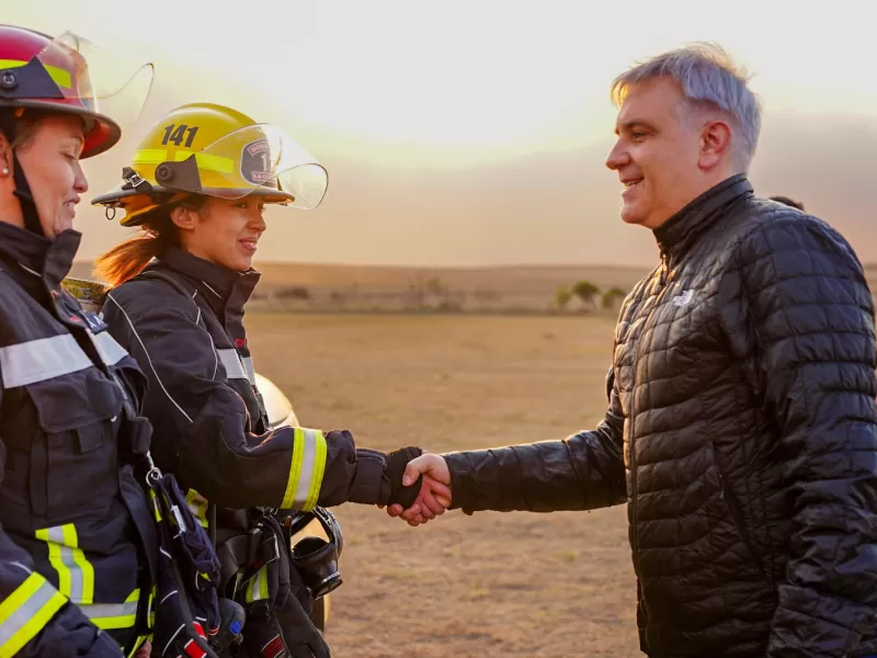 El gobernador Llaryora recorrió la zona del Valle de Punilla afectada por los incendios