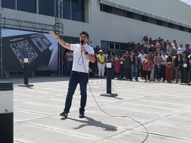 Torres inauguró el Hospital más moderno de la Patagonia
