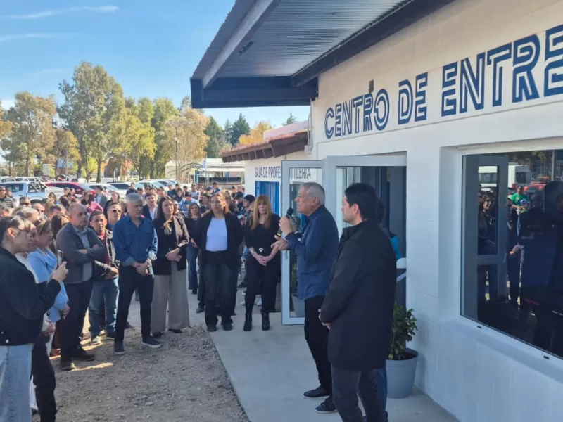 El SEC presentó obras en el Mes del Empleado de Comercio