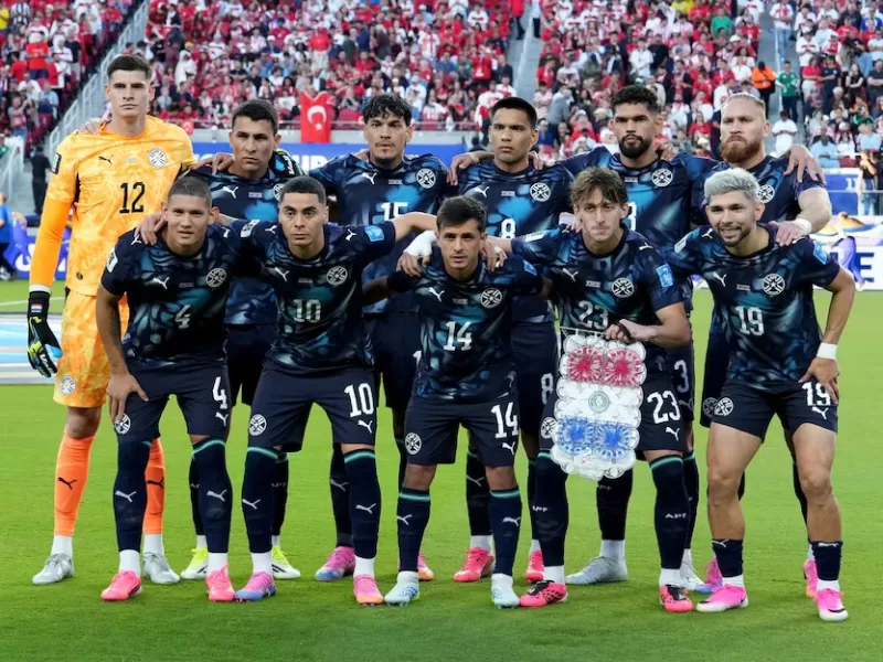 Se definen los grupos D, E y F