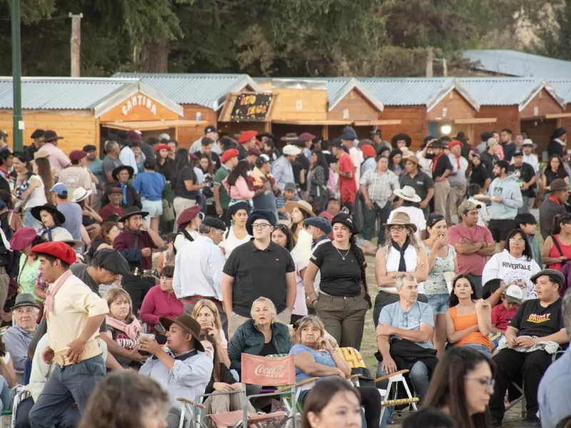 Importante presencia de público en las fiestas populares