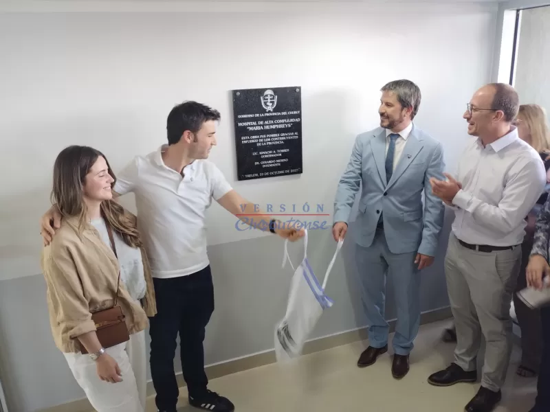 Torres inauguró el Hospital más moderno de la Patagonia