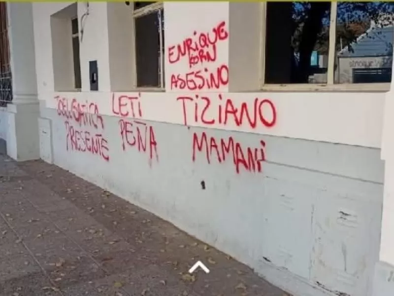 Avanzar&aacute;n con denuncias contra los responsables de las pintadas al Municipio