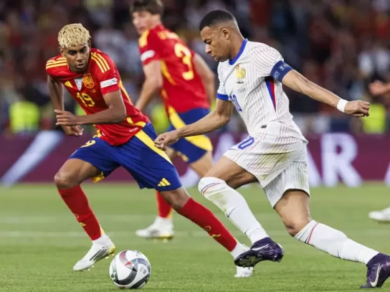 Francia y Espa&ntilde;a dirimen al primer finalista