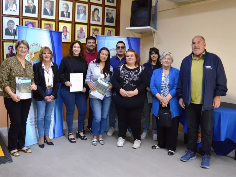 Ediles entregaron asignaciones de nombre para calles y una Declaración a un joven deportista