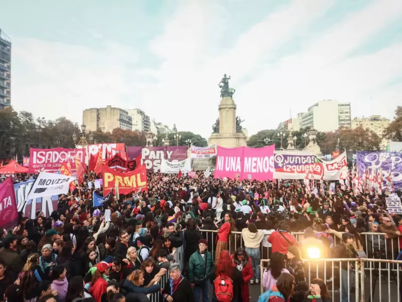 Miles de personas volvieron a gritar "Ni una menos" en todo el pa&iacute;s