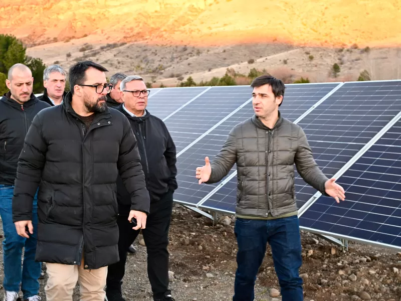 El Gobernador recorrió el Parque Solar Fotovoltaico