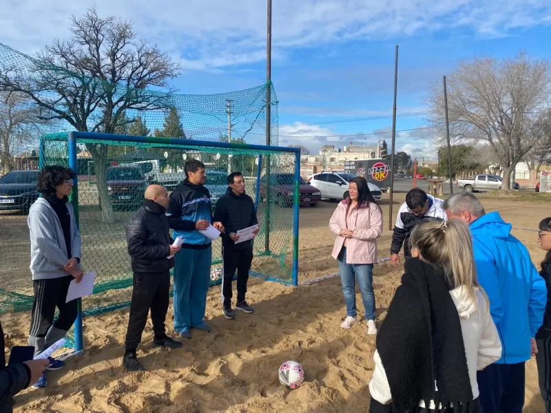 Concluyó el curso de árbitro de fútbol playa