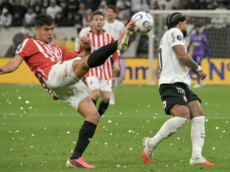 Estudiantes y un triunfazo en Brasil para seguir en la Libertadores