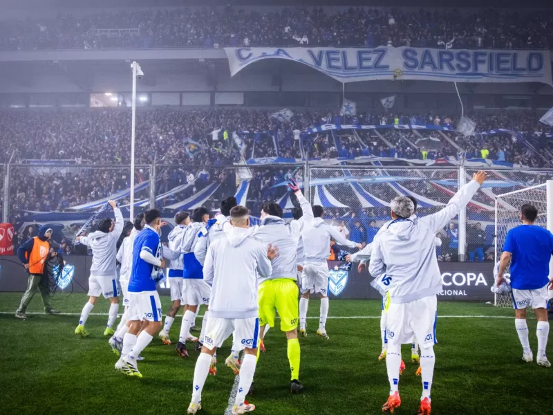 ¿Vuelven los visitantes al fútbol argentino?