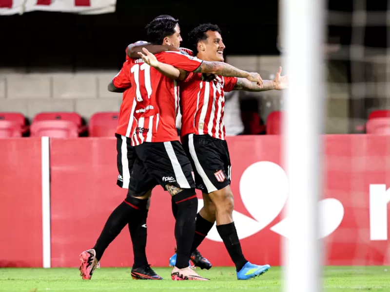 Estudiantes le gan&oacute; a Cusco y Boca vence a Barcelona