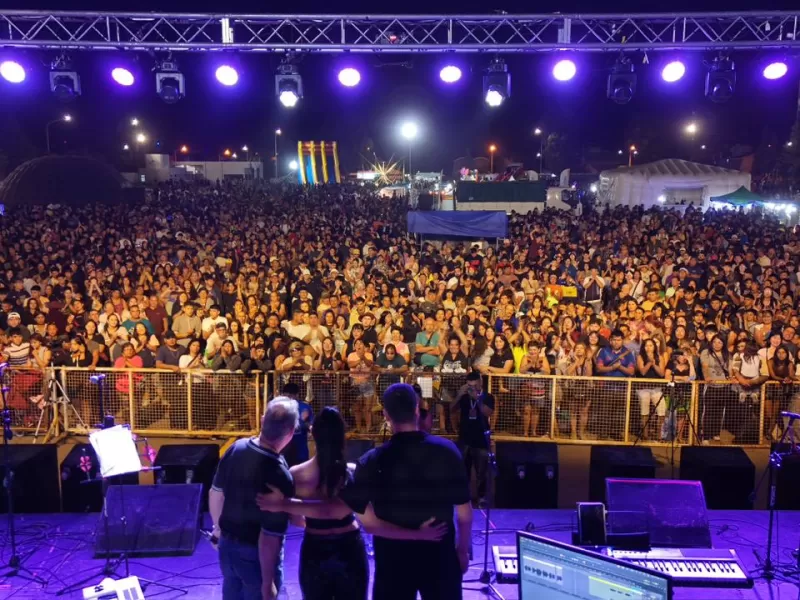 Más de 10 mil personas celebraron el Festival del Carnaval y el Canto en la Pista Municipal