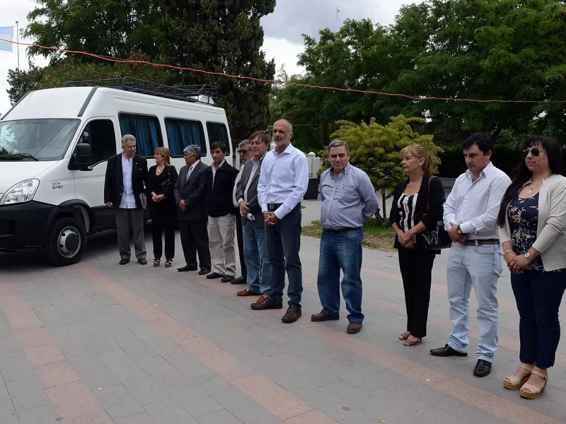 Hace 11 años Buzzi entregó vehículos a comunas rurales