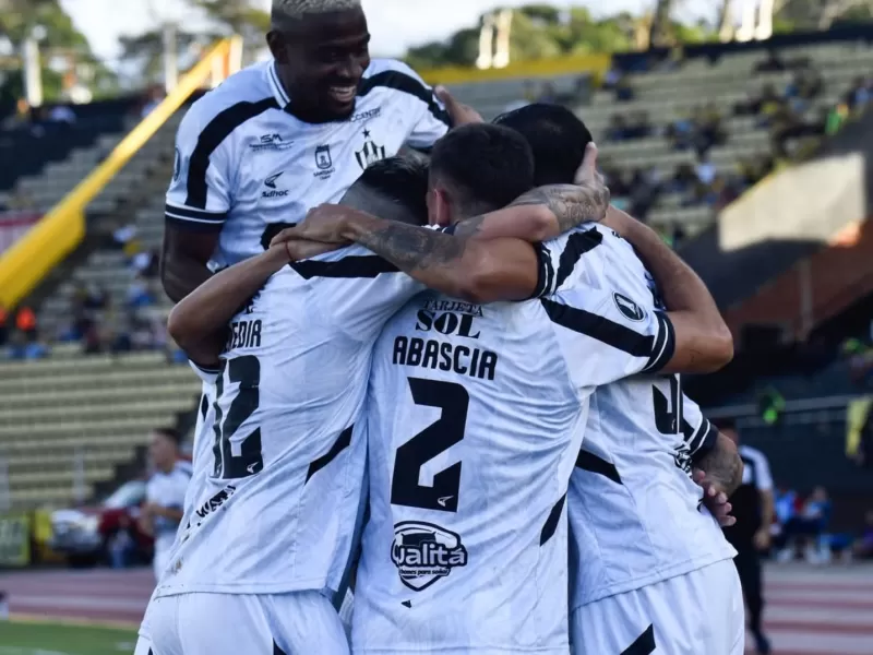 Central Córdoba ganó en Venezuela y tiene un pie en octavos de final