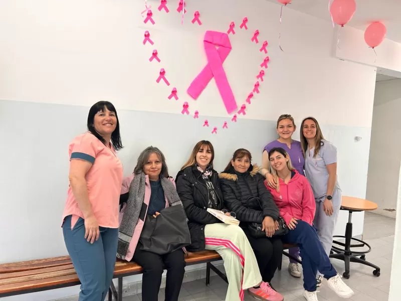 Hospitales realizan actividades en el Mes de la Prevenci&oacute;n de C&aacute;ncer de Mama