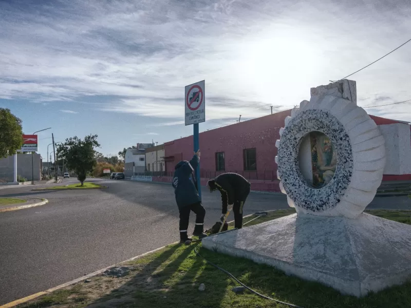 Refuerzan señalización en el "Puente del Poeta"