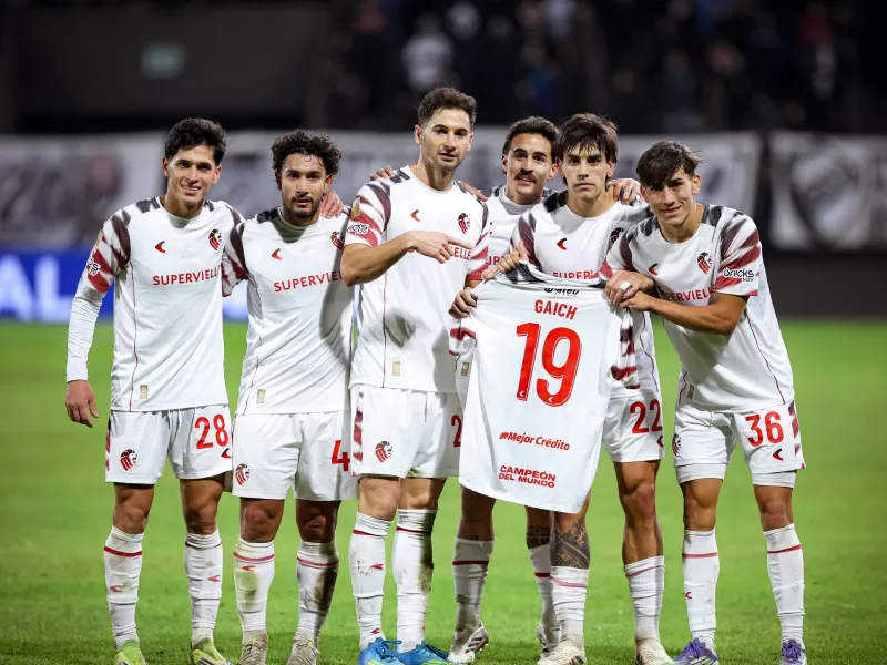 Estudiantes se qued&oacute; con el primer puesto del Grupo A