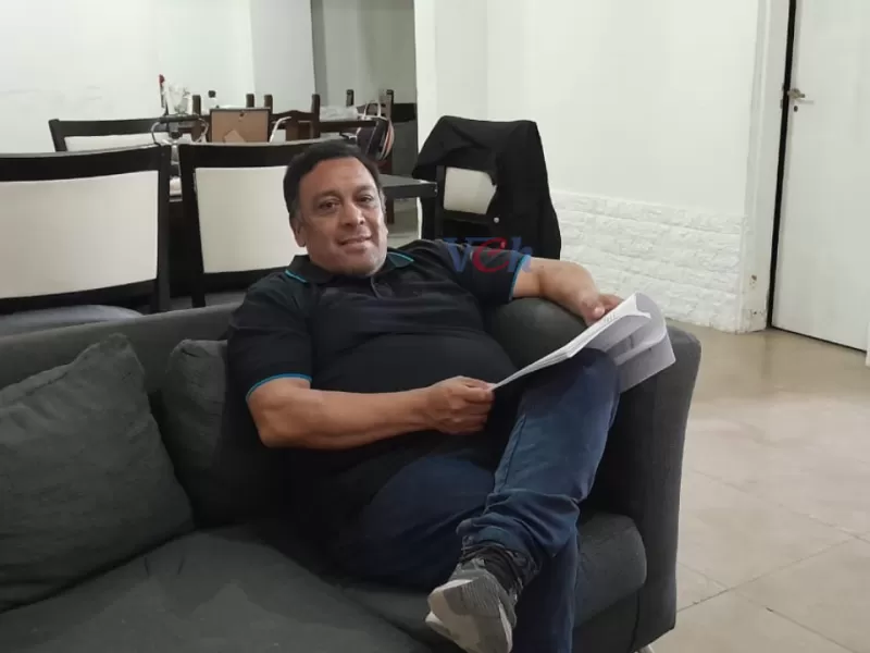 Jara: "La gente tarjetea para comer y es señal que estamos muy mal"