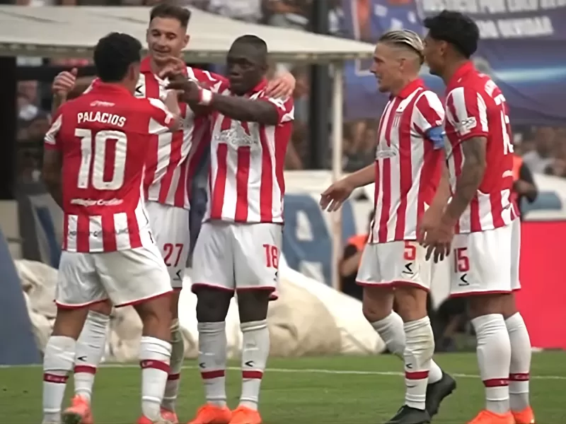 Estudiantes se quedó con el clásico y es finalista