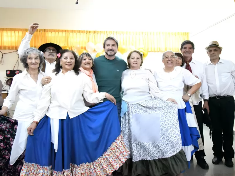 Merino celebró el aniversario de la AJURPE