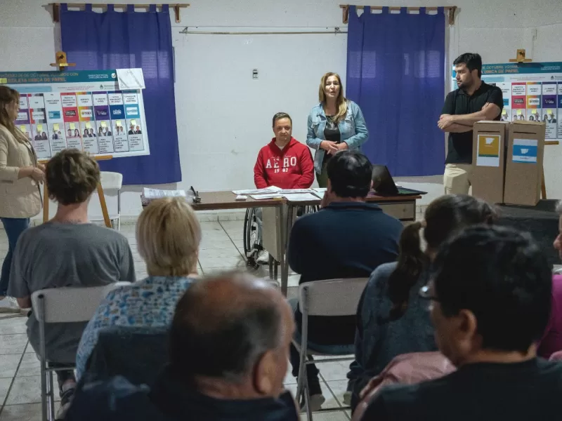 Dirigentes vecinales se capacitaron en Boleta Única de Papel