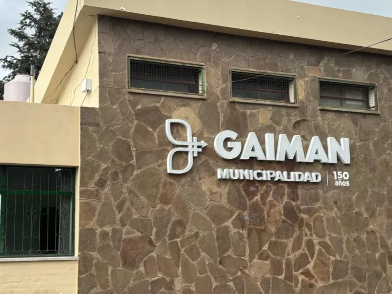 Gaiman va a elecciones: situaci&oacute;n in&eacute;dita y carrera a contrarreloj