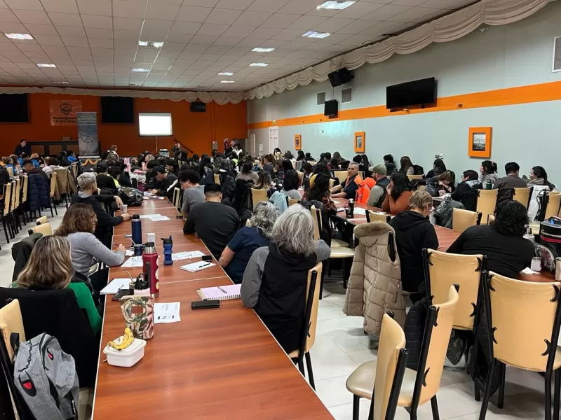 Agentes municipales fortalecen la atención al público