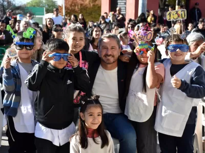 Merino particip&oacute; del acto por el 130&deg; aniversario de la Escuela N&deg;5