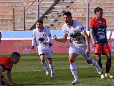 Independiente Rivadavia le ganó en el final a Central Córdoba de Rosario