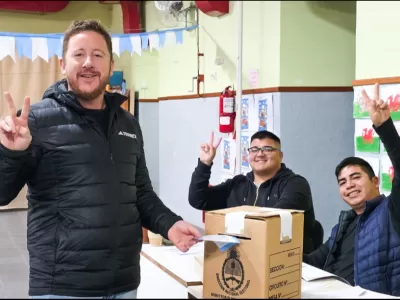 Dante Bowen votó en las internas del Frente Unidos Podemos