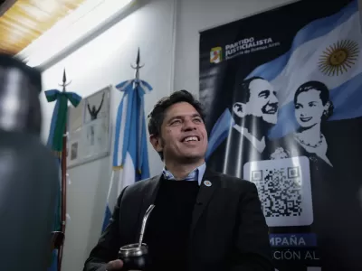 Kicillof llam&oacute; a "fortalecer los v&iacute;nculos de cercan&iacute;a y solidaridad con nuestro pueblo"