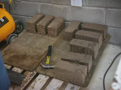 La ADER inició la producción de ladrillos ecológicos