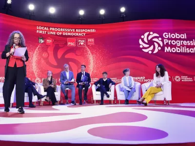 Kicillof en Espa&ntilde;a: &ldquo;Hay otro camino que no es el de la guerra, la crueldad y el abandono&rdquo;