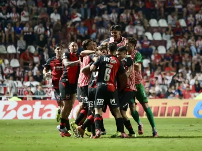 Newell's sorprendi&oacute; a Uni&oacute;n en el arranque de la fecha