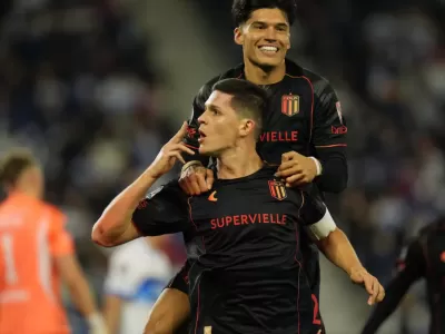 Estudiantes va por la haza&ntilde;a ante Corinthians