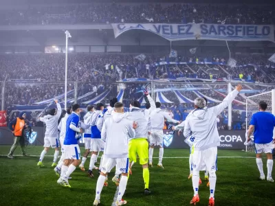 ¿Vuelven los visitantes al fútbol argentino?