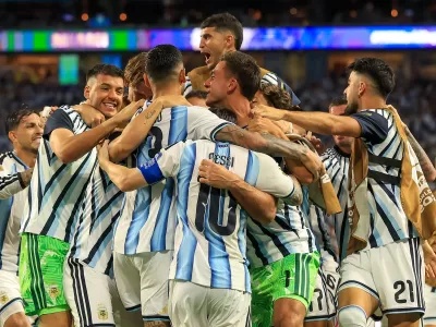 Primero hay que saber sufrir: Argentina gan&oacute; en suplementario