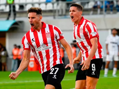 Estudiantes lo dio vuelta sobre el final y sum&oacute; una nueva estrella