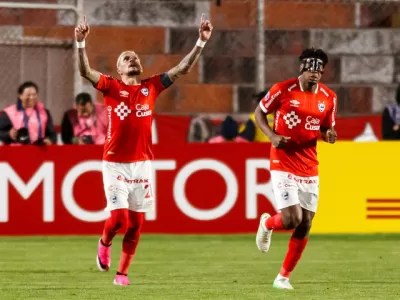 Lan&uacute;s fue goleado en Per&uacute; y qued&oacute; afuera de la Sudamericana