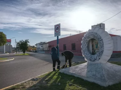 Refuerzan señalización en el "Puente del Poeta"