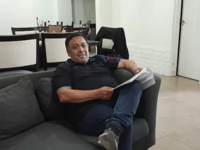Jara: "La gente tarjetea para comer y es señal que estamos muy mal"