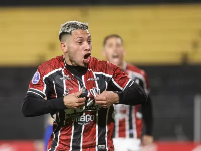 Central Córdoba goleó en Uruguay y clasificó a octavos